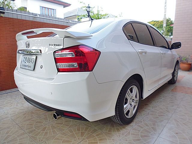 Honda City 2012 1.5 V Sedan เบนซิน ไม่ติดแก๊ส เกียร์อัตโนมัติ ขาว รูปที่ 4