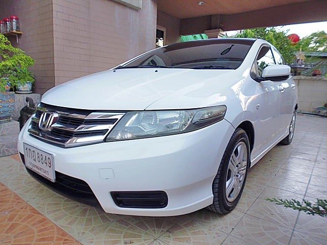 Honda City 2012 1.5 V Sedan เบนซิน ไม่ติดแก๊ส เกียร์อัตโนมัติ ขาว