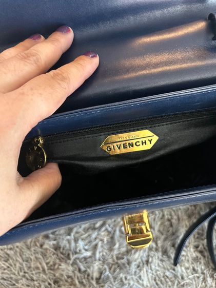 GIVENCHY  รูปที่ 2