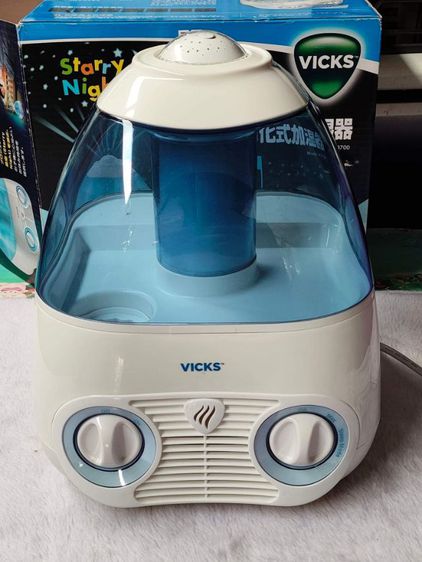 Vicks Starry Night Humidifier เครื่องพ่นไอระเหยวิคพร้อมไฟโปรเจคเตอร์รูปดาวเหมาะสำหรับบ้านที่สมาชิกในครอบครัวป่วยหรือเป็นหวัดบ่อย  รูปที่ 3