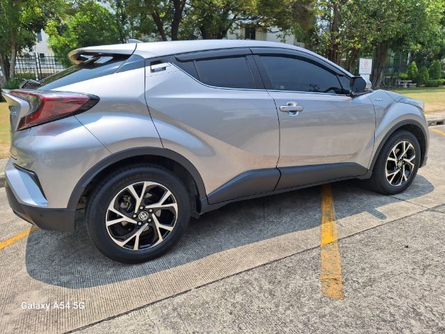 Toyota C-HR 2018 1.8 HV Hi Utility-car ไฮบริด ไม่ติดแก๊ส เกียร์อัตโนมัติ เทา รูปที่ 3