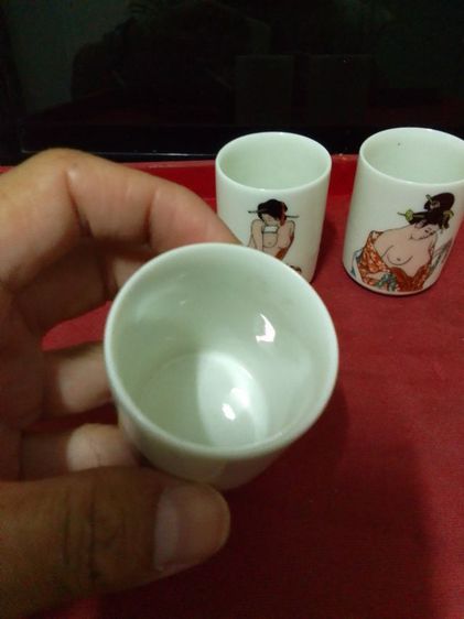 ถ้วยชาเก่า งานเขียนทือญี่ปุ่น ลายเกอิชา ไม่ค่อยพบ สวยสมบูรณ์ทั้ง 3 ใบ รูปที่ 3