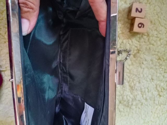 กระเป๋าสะพายยาวผ้าซาตินสีดำ รูปที่ 3