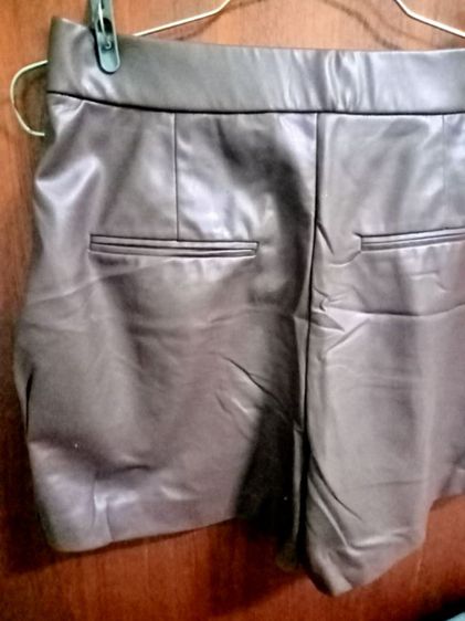 Zara shorts size EUR S,USA S เอว 26 ยาว 14 ขากางเกงกว้าง 13 นิ้ว กางเกงขาสั้นผู้หญิง สีน้ำตาล ซิปหน้า มีตะขอ และกระดุม ให้ติด กระดุมสำรอง 1 รูปที่ 8
