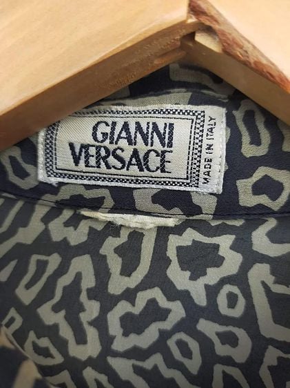 ขายแล้วค่ะ  Gianni Ver sa ce Men's Silk Shirt Made In Italy รูปที่ 5