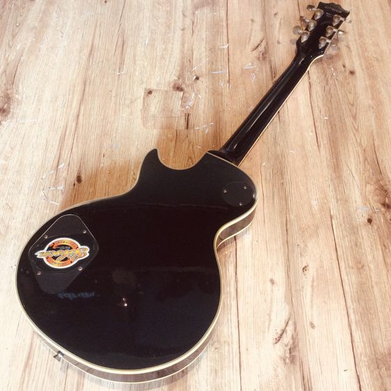 กีต้าร์ไฟฟ้า ยี่ห้อ Gibson รุ่น Les Paul มือสองสองสีดำ ราคา 8,000 บาท รูปที่ 2