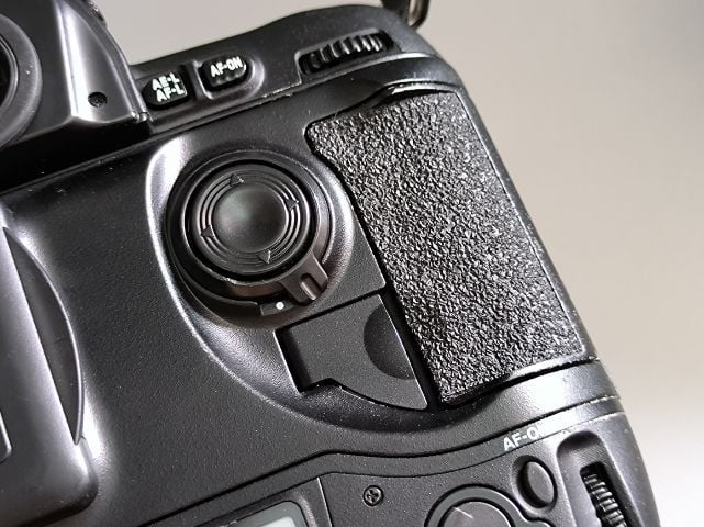 Nikon D1 lens 50mm f1.4D รูปที่ 9