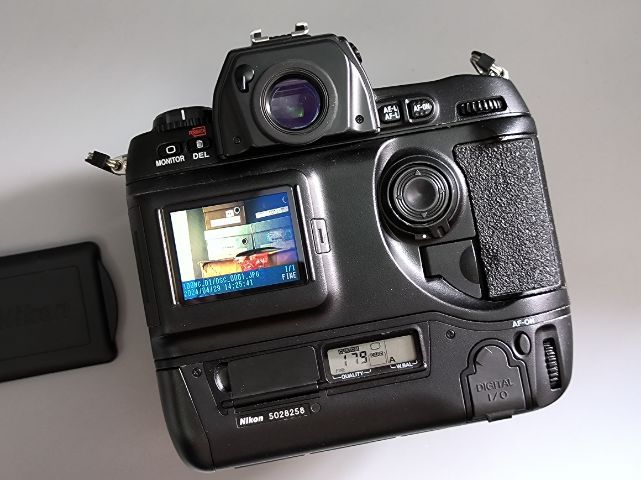 Nikon D1 lens 50mm f1.4D รูปที่ 16
