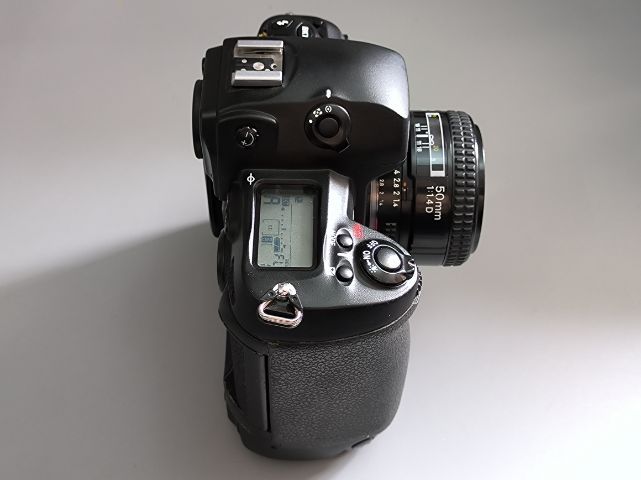Nikon D1 lens 50mm f1.4D รูปที่ 7