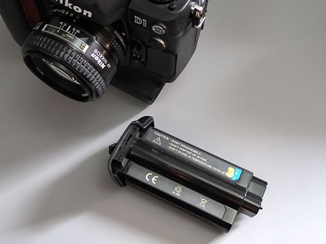 Nikon D1 lens 50mm f1.4D รูปที่ 11