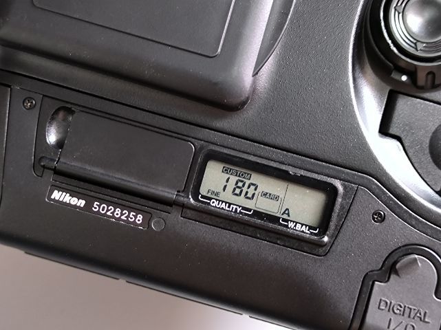 Nikon D1 lens 50mm f1.4D รูปที่ 14