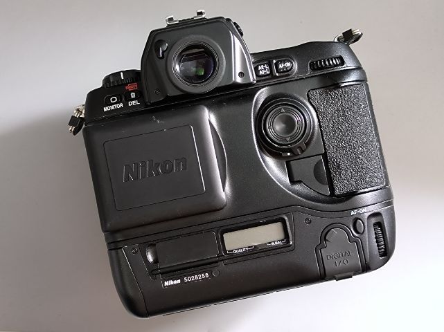 Nikon D1 lens 50mm f1.4D รูปที่ 12