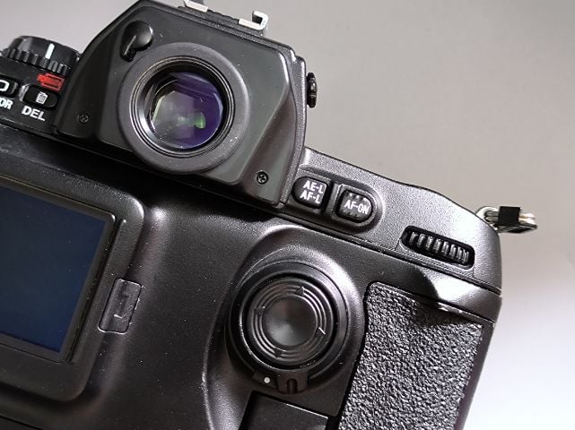 Nikon D1 lens 50mm f1.4D รูปที่ 13