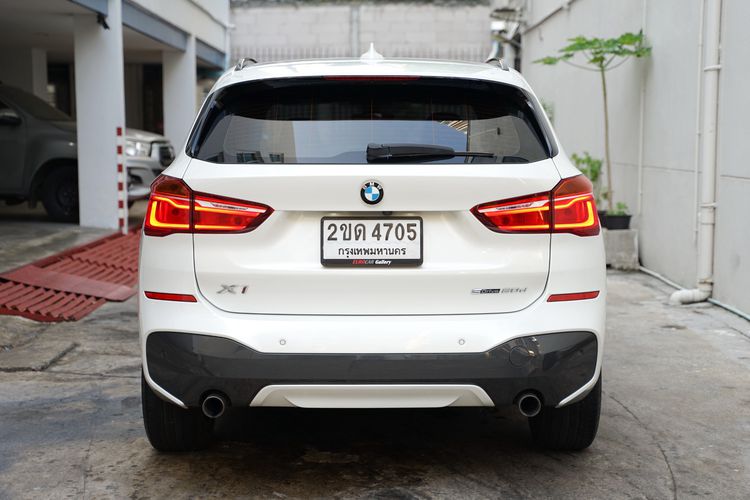 BMW X1 2020 2.0 sDrive20d M Sport Utility-car ดีเซล ไม่ติดแก๊ส เกียร์อัตโนมัติ ขาว รูปที่ 4