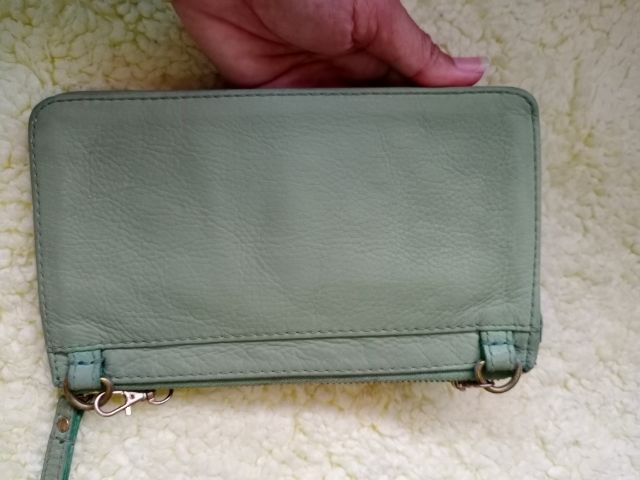 กระเป๋าสะพายยาวหนังแท้สีเขียว fossil รูปที่ 3
