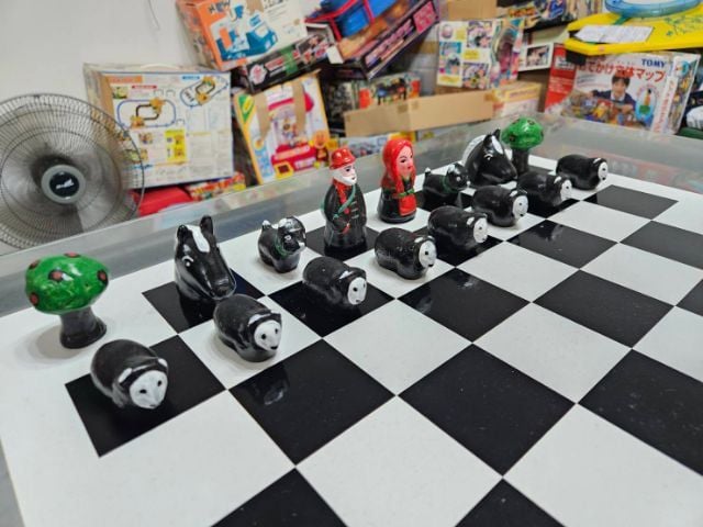 เกมฝึกสมอง Michel Chauvaux Design Chess Game Ceramic Handmade Germany 