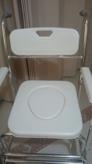 รถเข็นเก้าอี้อาบน้ำสำหรับผู้ป่วย และผู้สูงอายุ สินค้าใหม่ ราคาพิเศษ(ไม่เคยใช้งาน) เก้าอี้ใหม่ ยังไม่เคยใช้งานค่ะ ขนาดเก้า  รูปที่ 2