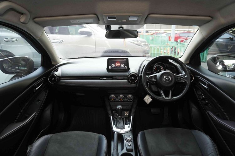 Mazda Mazda 2 2018 1.3 High Plus Sedan เบนซิน เกียร์อัตโนมัติ เทา รูปที่ 4