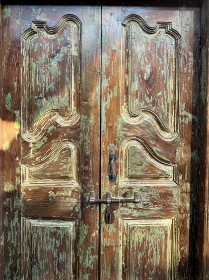 ประตูไม้สีเขียวเก่าขัดถลอกวินเทจ รูปที่ 6