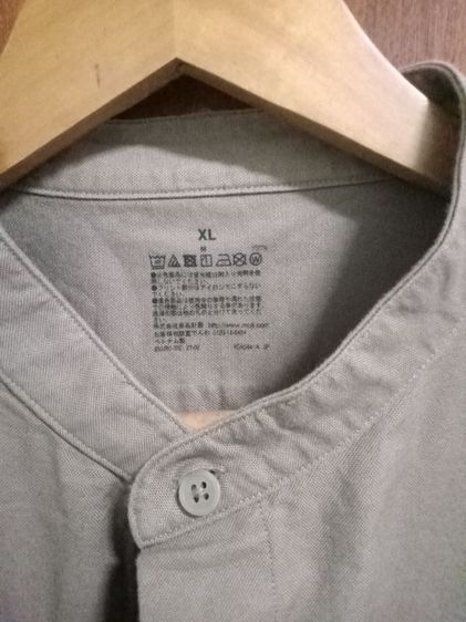 Muji Men's Long Sleeve Shirt size XL อก 44 ยาว 28 แขน 24 ไหล่กว้าง 7 นิ้ว เสื้อเชิ้ตชายแขนยาว กระดุมหน้า กระเป๋าที่อกซ้าย สภาพดีมาก รูปที่ 4