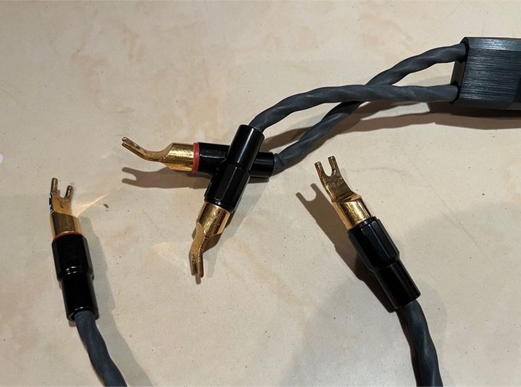 ขายสายลำโพงไฮเอนด์แบรนด์ดังเสียงดี Transparent MusicWave Reference Bi Wire 3 เมตร Speaker cables USA 🇺🇸 สภาพดี ส่งฟรึ รูปที่ 5