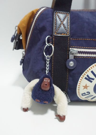 กระเป๋าสะพายขึ้นไหล่ ถือ คลิปลิ้ง  Kipling Art Mini Handbag Collection รูปที่ 4