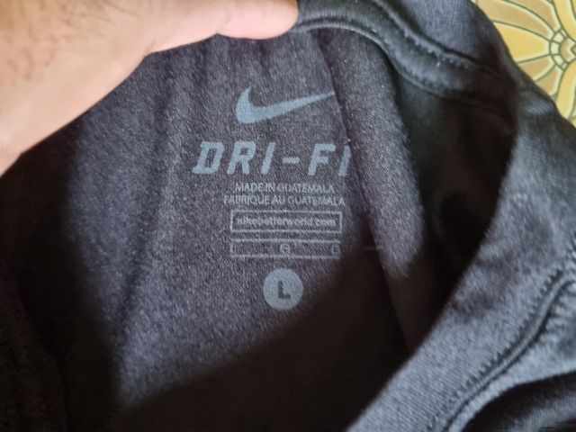 เสื้อกีฬาแขนยาว Nike dri-fit มือสอง ไซด์ M สีดำ รูปที่ 4
