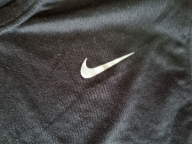 เสื้อกีฬาแขนยาว Nike dri-fit มือสอง ไซด์ M สีดำ รูปที่ 2