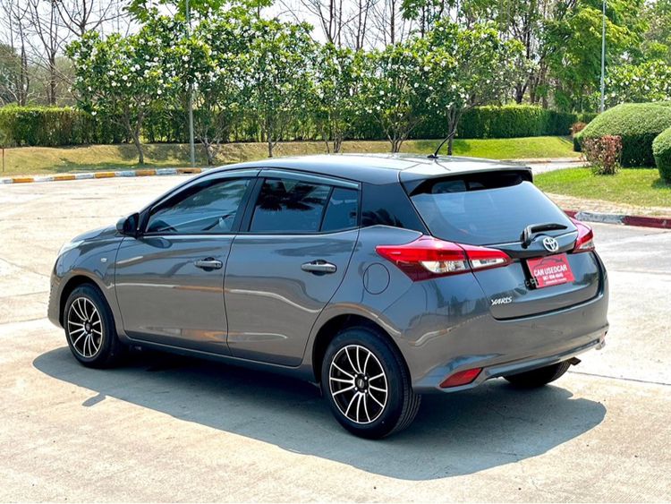 Toyota Yaris 2017 1.2 E Sedan เบนซิน ไม่ติดแก๊ส เกียร์อัตโนมัติ เทา รูปที่ 4