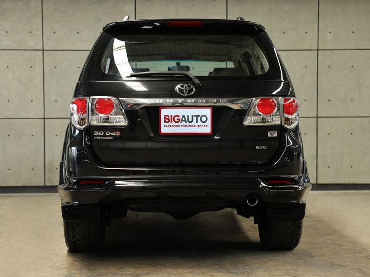 Toyota Fortuner 2013 3.0 V Utility-car ดีเซล ไม่ติดแก๊ส เกียร์อัตโนมัติ ดำ รูปที่ 4