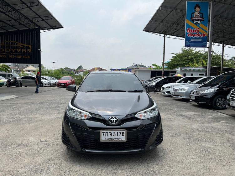 Toyota Yaris 2018 1.2 E เบนซิน เกียร์อัตโนมัติ เทา รูปที่ 2