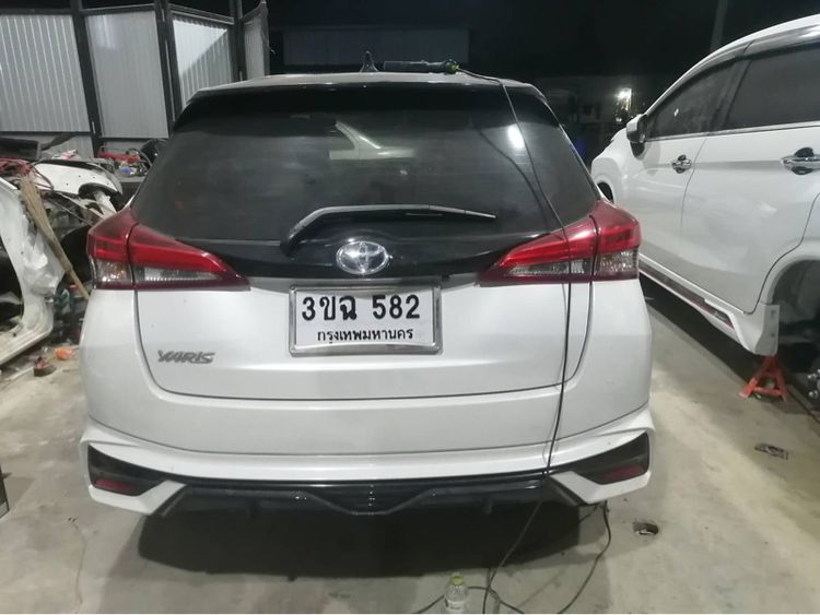 Toyota Yaris 2021 1.2 Mid Sedan เบนซิน ไม่ติดแก๊ส เกียร์อัตโนมัติ ขาว รูปที่ 2