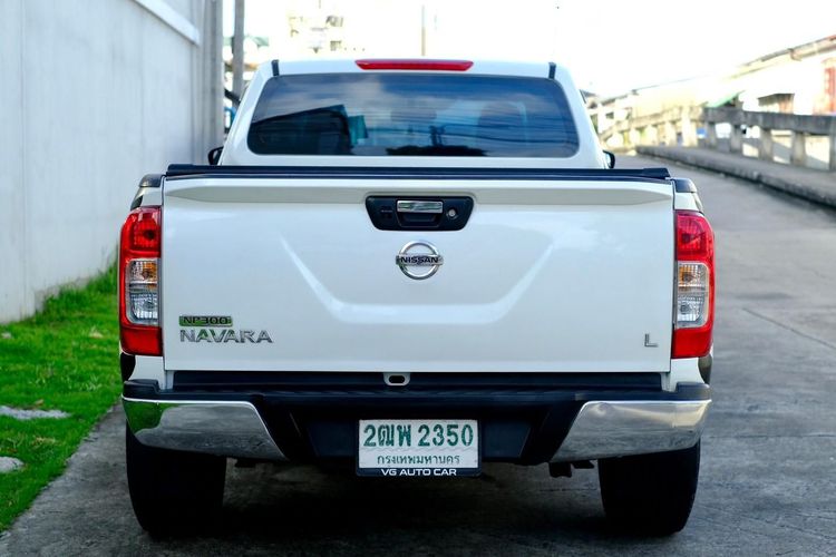 Nissan BIG-M FRONTIER NAVARA 2015 2.5 Calibre LE Pickup ดีเซล ไม่ติดแก๊ส เกียร์ธรรมดา ขาว รูปที่ 4