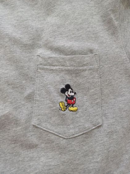 Uniqlo x Disney T-shirt Size S สีเทา รูปที่ 7