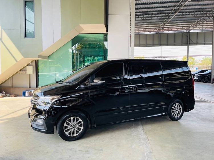 Hyundai H-1  2019 2.5 Elite Plus Van ดีเซล ไม่ติดแก๊ส เกียร์อัตโนมัติ ดำ รูปที่ 2