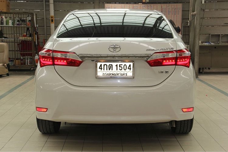 Toyota Altis 2015 1.8 V Sedan เบนซิน ไม่ติดแก๊ส เกียร์อัตโนมัติ ขาว รูปที่ 4