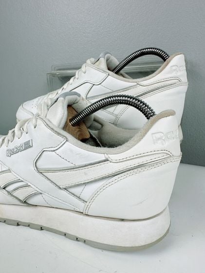 รองเท้า Reebok Sz.10.5us44eu28.5cm รุ่นClassic Leather สีขาวล้วน มีเปื้อนนิดหน่อย สภาพสวย ไม่ขาดซ่อม ใส่เที่ยวหล่อ รูปที่ 9