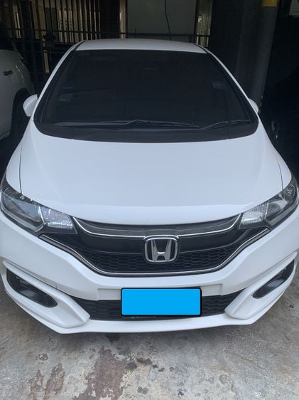 Honda Jazz 2019 1.5 V Plus i-VTEC Sedan เบนซิน เกียร์อัตโนมัติ ขาว รูปที่ 1