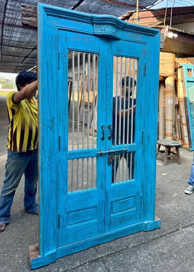 ประตูไม้สีฟ้ากระจกใสเหล็กกลึง รูปที่ 12