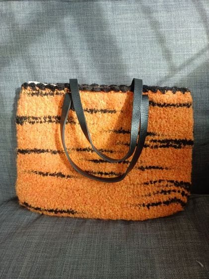 กระเป๋าสะพาย ถักนิตติ้ง สีส้ม (handmade)