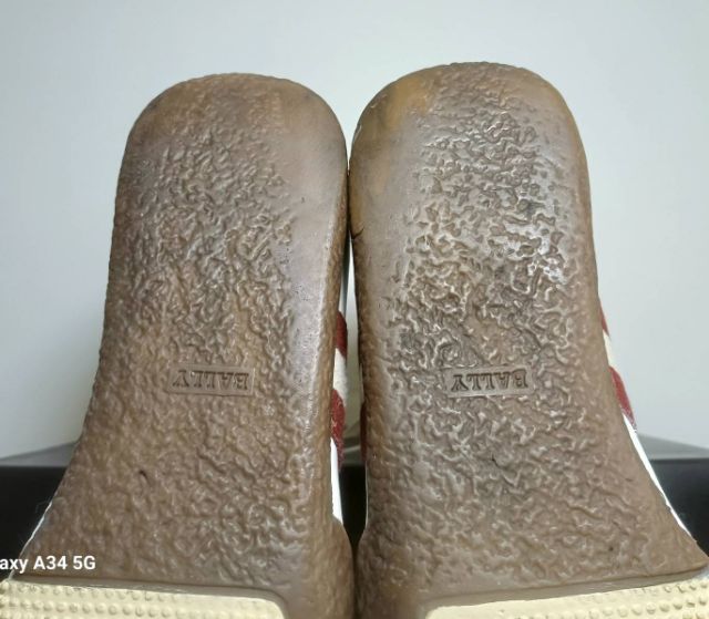 BALLY Sneakers 7.5US 40EU(25.5cm) Original Made in Switzerland ของแท้ มือ 2 สภาพยังใช้งานได้ดี, รองเท้า BALLY หนังแท้ มีรอยขีดข่วนเล็กน้อย รูปที่ 9