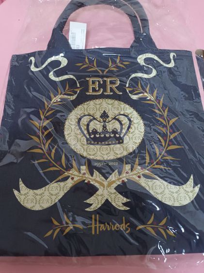 กระเป๋า Harrods Small Cotton Queen Elizabeth II Commemorative Tote Bag - 4000 บาท รูปที่ 2