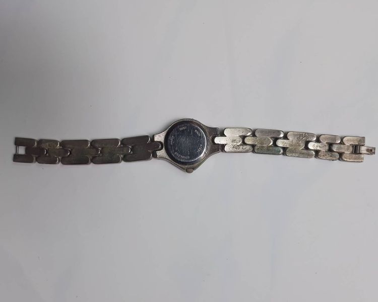 นาฬิกาผู้หญิง หน้าปัดแตก สายสแตนเลส ขายเป็นอะไหล่ รูปที่ 4