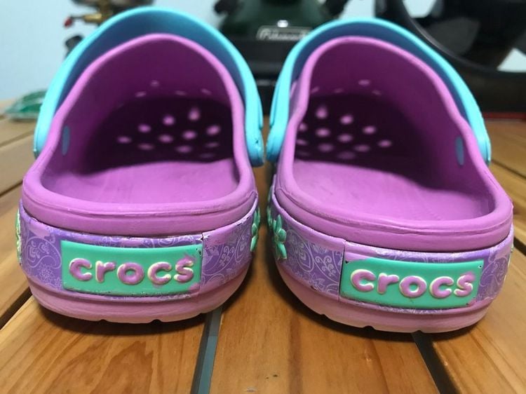 รองเท้าเด็กโต Crocs รูปที่ 4