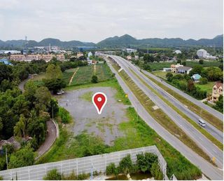 ขายที่ดินสวย ติดถนน ใกล้โครงการ EEC สนามบินอู่ตะเภา สัตหีบ จังหวัดชลบุรี  พื้นที่ เกือบ 8 ไร่ ราคาเพียงไร่ละ 9.5 ลบ.