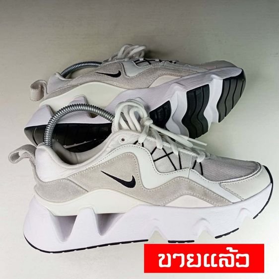 UK 4.5 | EU 37 1/3 | US 6 รองเท้าผ้าใบ Nike สีขาว มือสอง สภาพใหม่ สวย