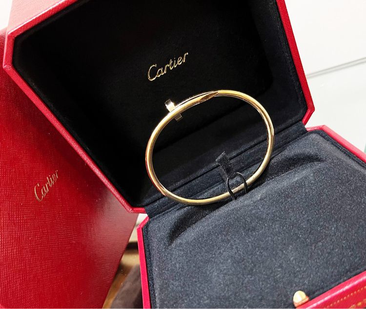 กำไล Cartier Juste Un Clou ตะปูรุ่นหนา Rose Gold โรสโกลด์ ไซส์ 17  (กล่องใบครบ) ช็อปไทยสยามพารากอน ปี2022  รูปที่ 2