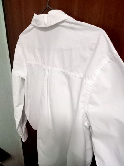 Jaspal white shirt size XS อก 38 ยาว 17 หน้า 20 หลัง แขนยาว 21 ไหล่กว้าง 6 นิ้ว เสื้อผู้หญิงคอปก แขนยาว มีกระเป๋าที่อกซ้าย กระดุมหน้า รูปที่ 7
