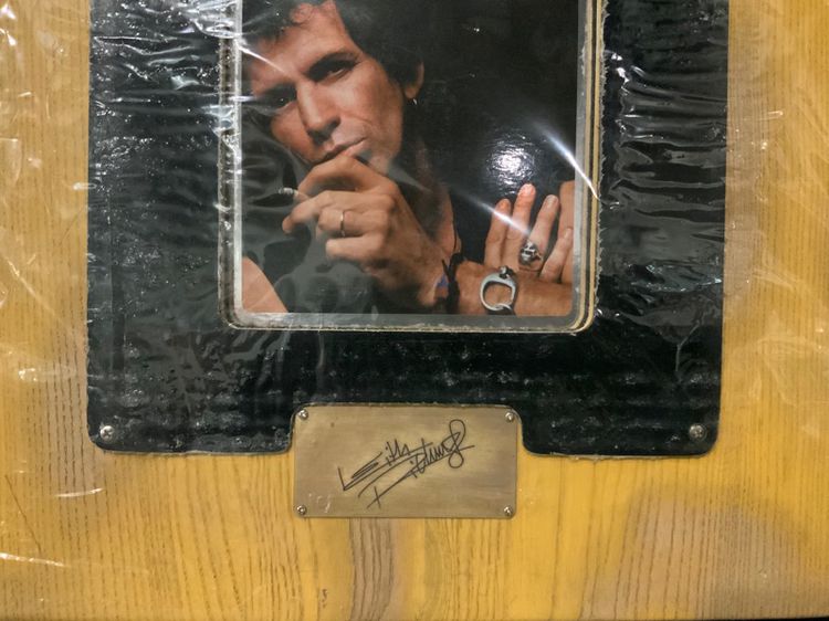 ขายแผ่นเสียง LP set Wood Case  Keith Richards Talk Is Cheap Numbered Limited Edition 180g. Real wood Super rare Vinyl Lp ส่งฟรี รูปที่ 6
