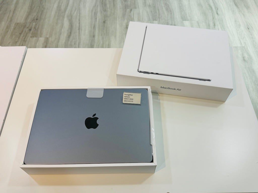 Macbook Air M3 รุ่นล่าสุด 13.6 นิ้ว SSD 256  สภาพใหม่ ศูนย์ไทย ครบกล่อง สี Space Gray อายุ 15 วัน 33900 บาท รูปที่ 1